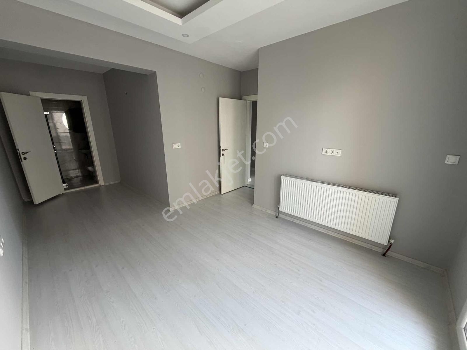Yeşilmahallede Site İcerisinde 3+1 Satılık Daire — fotoğraf 8