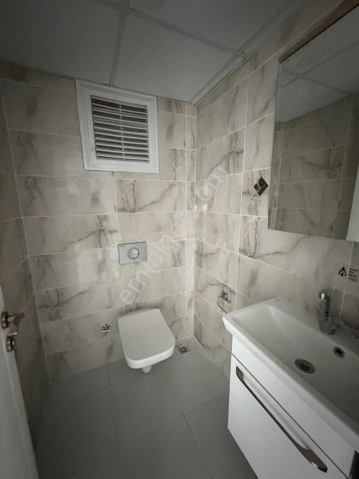 Yeşilmahallede Site İcerisinde 3+1 Satılık Daire — fotoğraf 11