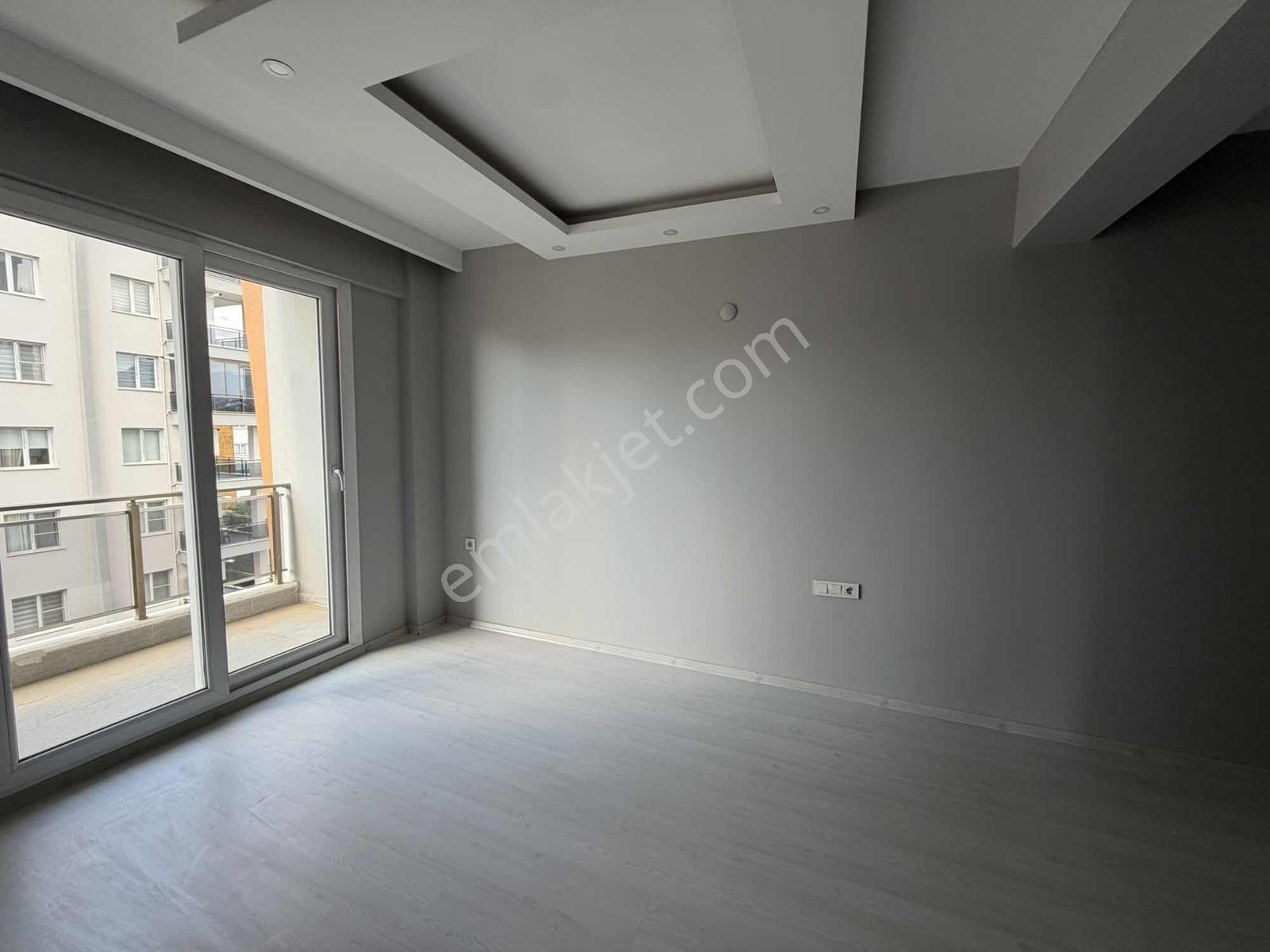 Yeşilmahallede Site İcerisinde 3+1 Satılık Daire — fotoğraf 12