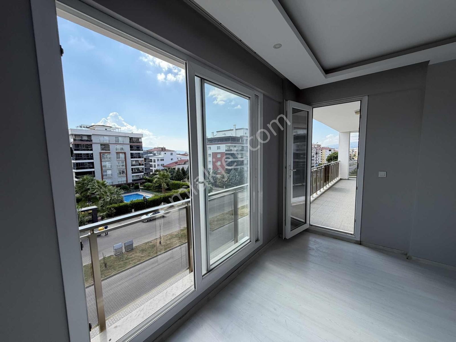 Yeşilmahallede Site İcerisinde 3+1 Satılık Daire — fotoğraf 17