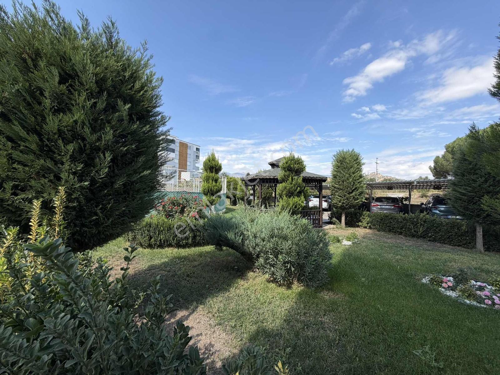 Yeşilmahallede Site İcerisinde 3+1 Satılık Daire — fotoğraf 20