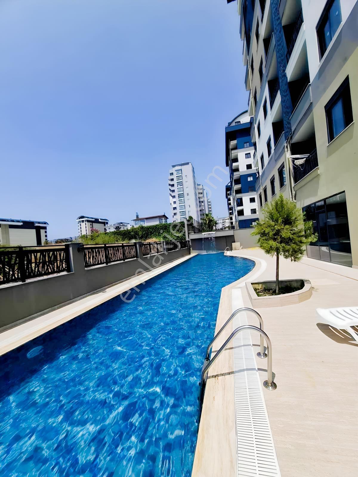 Payallarda Lüks Site İçerisinde Satılık 1+1 Daire — fotoğraf 2