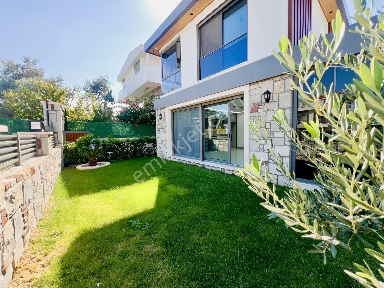 Urla Çeşmealtı'nda Havuzlu Site İçerisinde Satılık 3+1 Villa — fotoğraf 5