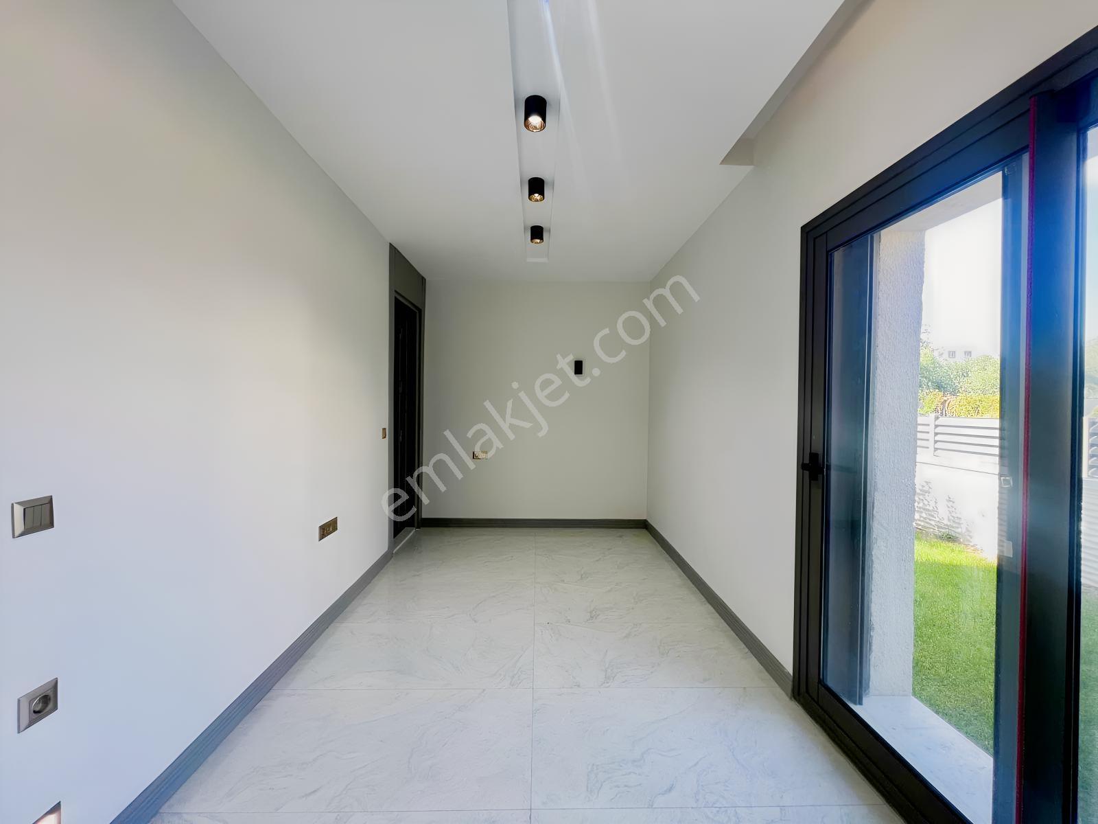 Urla Çeşmealtı'nda Havuzlu Site İçerisinde Satılık 3+1 Villa — fotoğraf 16