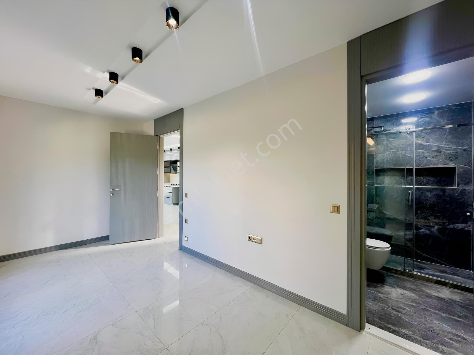 Urla Çeşmealtı'nda Havuzlu Site İçerisinde Satılık 3+1 Villa — fotoğraf 17