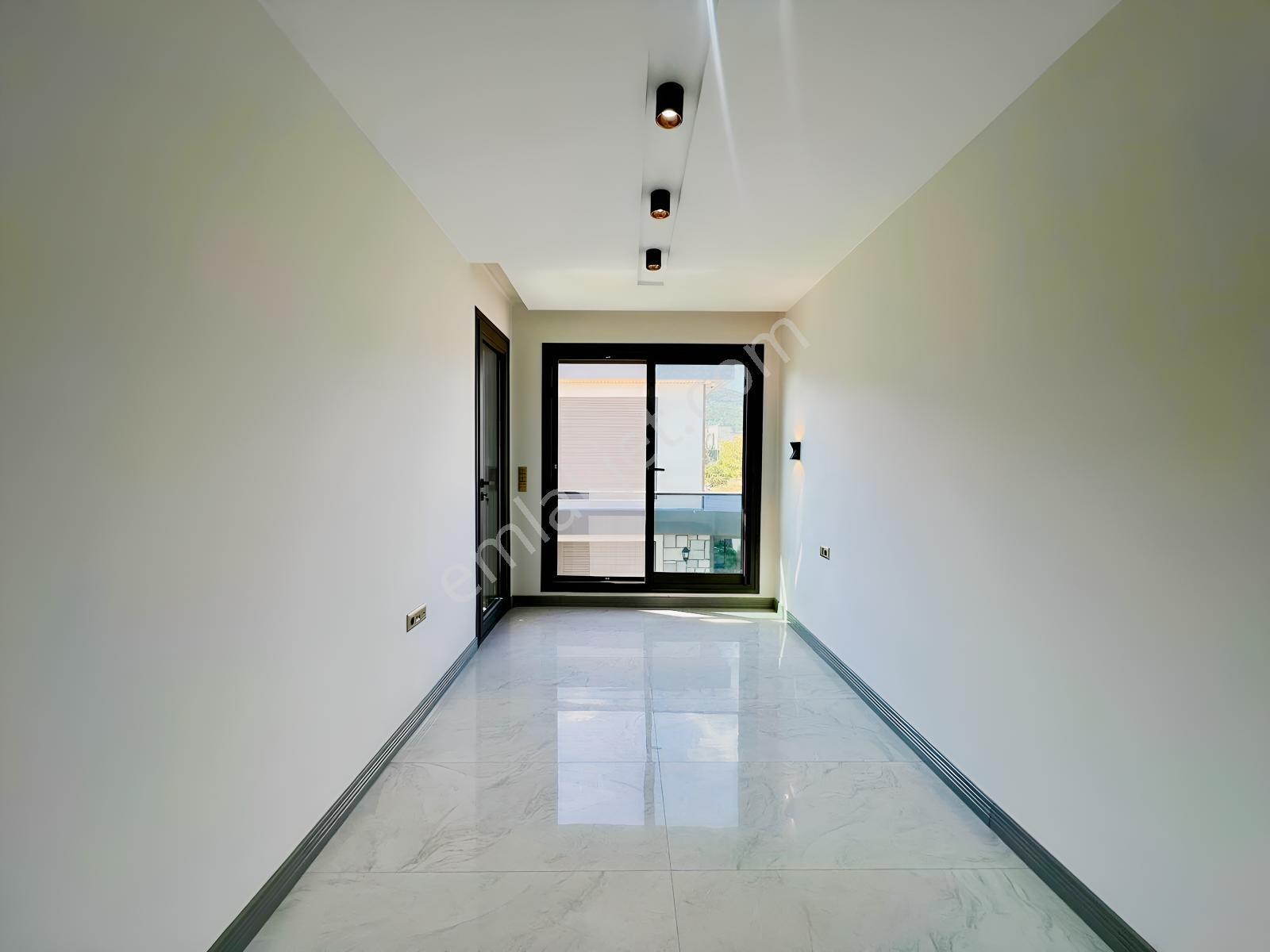 Urla Çeşmealtı'nda Havuzlu Site İçerisinde Satılık 3+1 Villa — fotoğraf 22