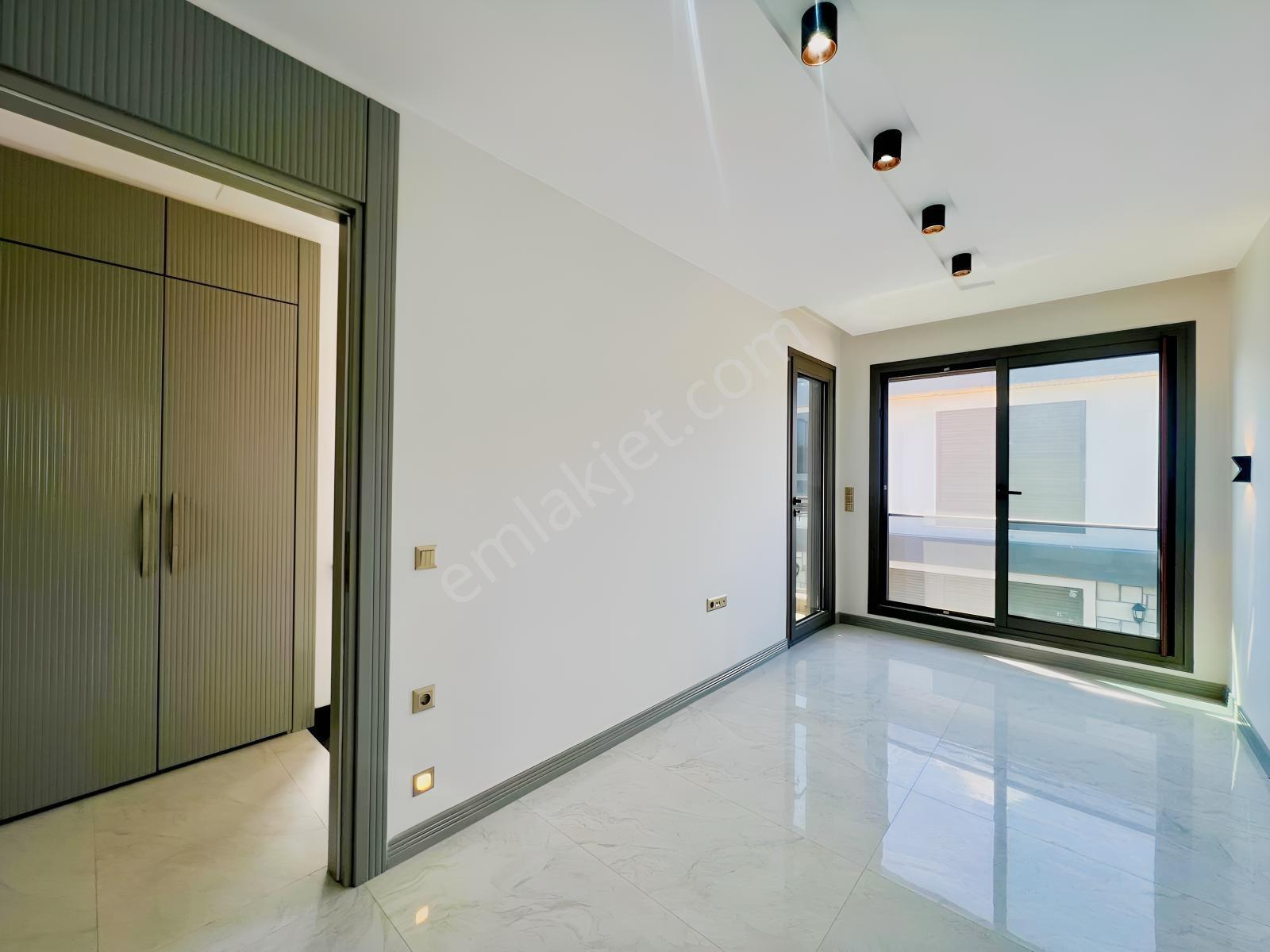 Urla Çeşmealtı'nda Havuzlu Site İçerisinde Satılık 3+1 Villa — fotoğraf 23