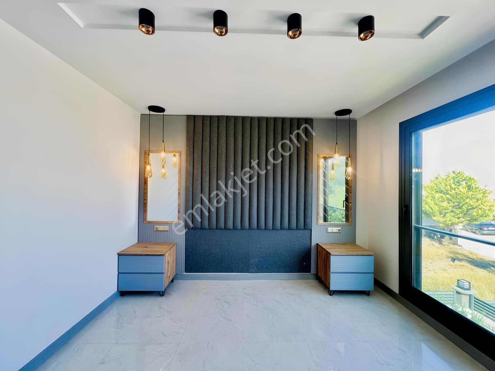 Urla Çeşmealtı'nda Havuzlu Site İçerisinde Satılık 3+1 Villa — fotoğraf 27