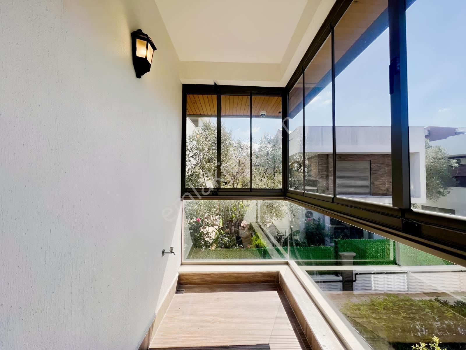 Urla Çeşmealtı'nda Havuzlu Site İçerisinde Satılık 3+1 Villa — fotoğraf 29