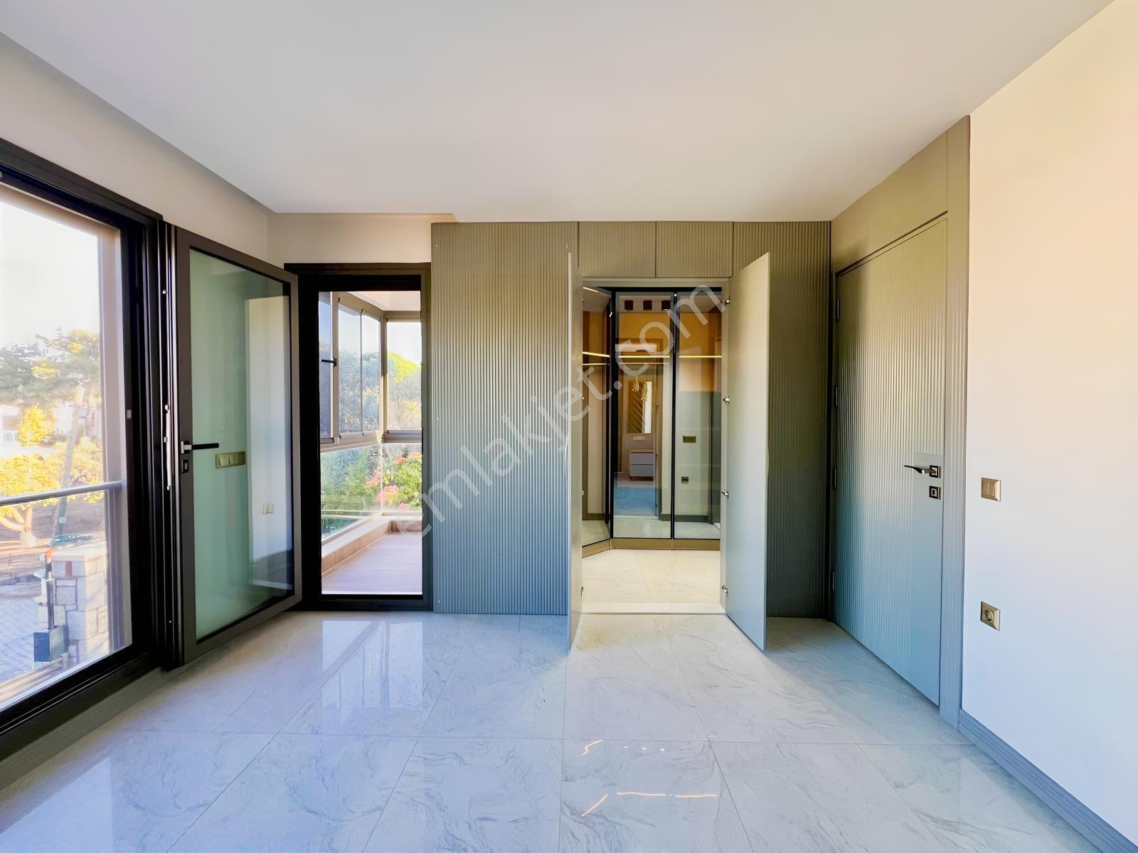 Urla Çeşmealtı'nda Havuzlu Site İçerisinde Satılık 3+1 Villa — fotoğraf 31