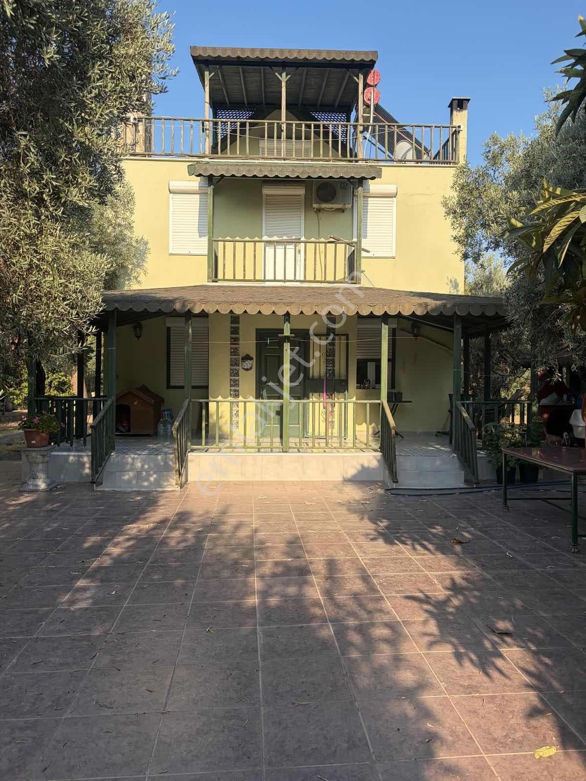 Kemalpaşa Yiğitler 3dönüm İçersinde 3katlı Ev+müştemilat — fotoğraf 2