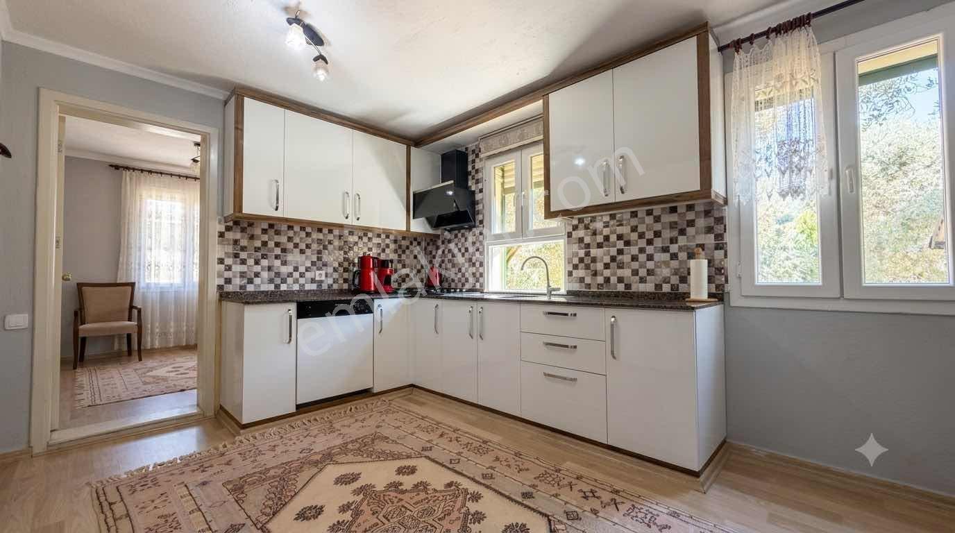 Kemalpaşa Yiğitler 3dönüm İçersinde 3katlı Ev+müştemilat — fotoğraf 11