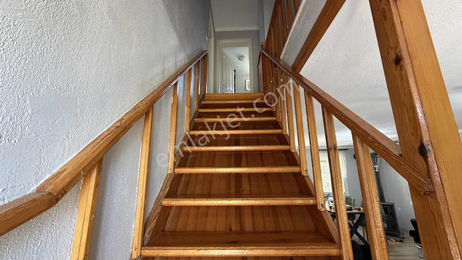 Kemalpaşa Yiğitler 3dönüm İçersinde 3katlı Ev+müştemilat — fotoğraf 19