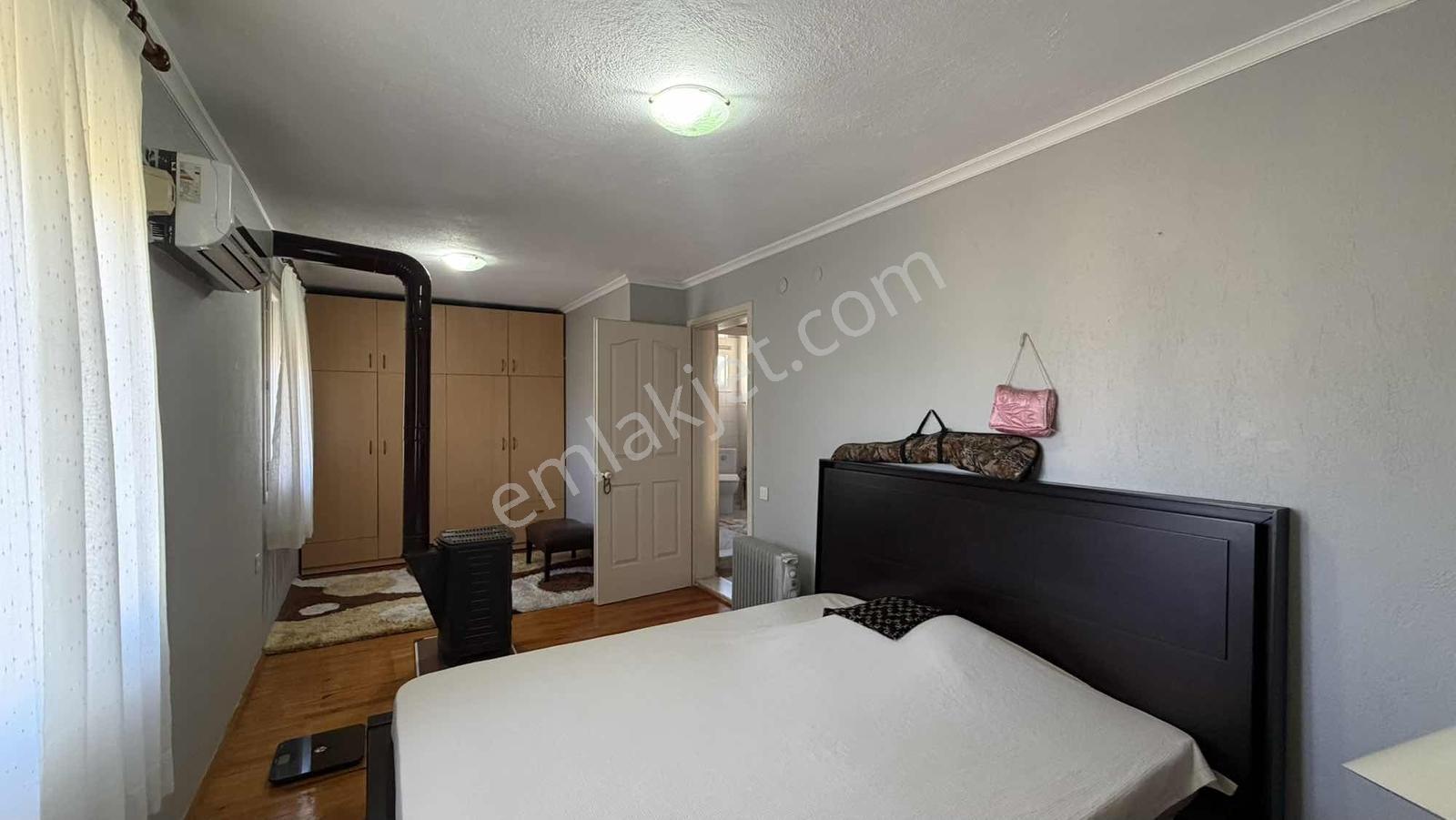 Kemalpaşa Yiğitler 3dönüm İçersinde 3katlı Ev+müştemilat — fotoğraf 22