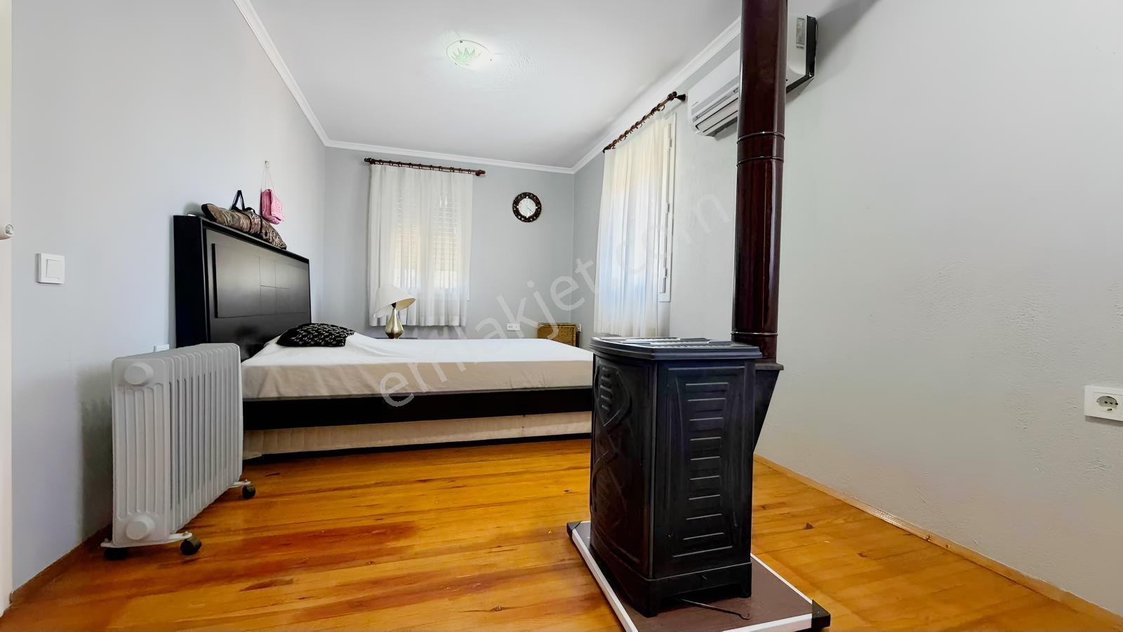 Kemalpaşa Yiğitler 3dönüm İçersinde 3katlı Ev+müştemilat — fotoğraf 23