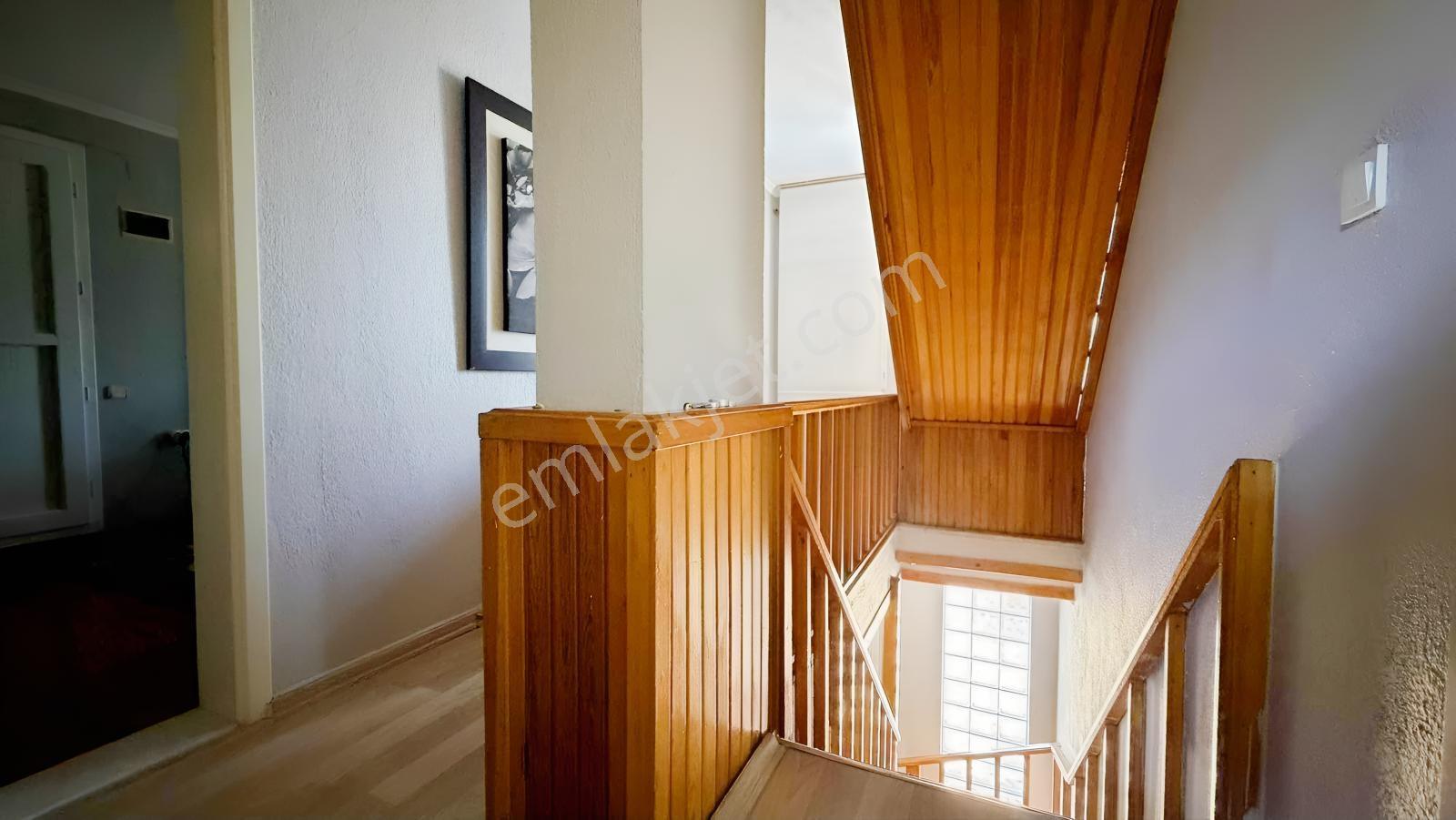 Kemalpaşa Yiğitler 3dönüm İçersinde 3katlı Ev+müştemilat — fotoğraf 24