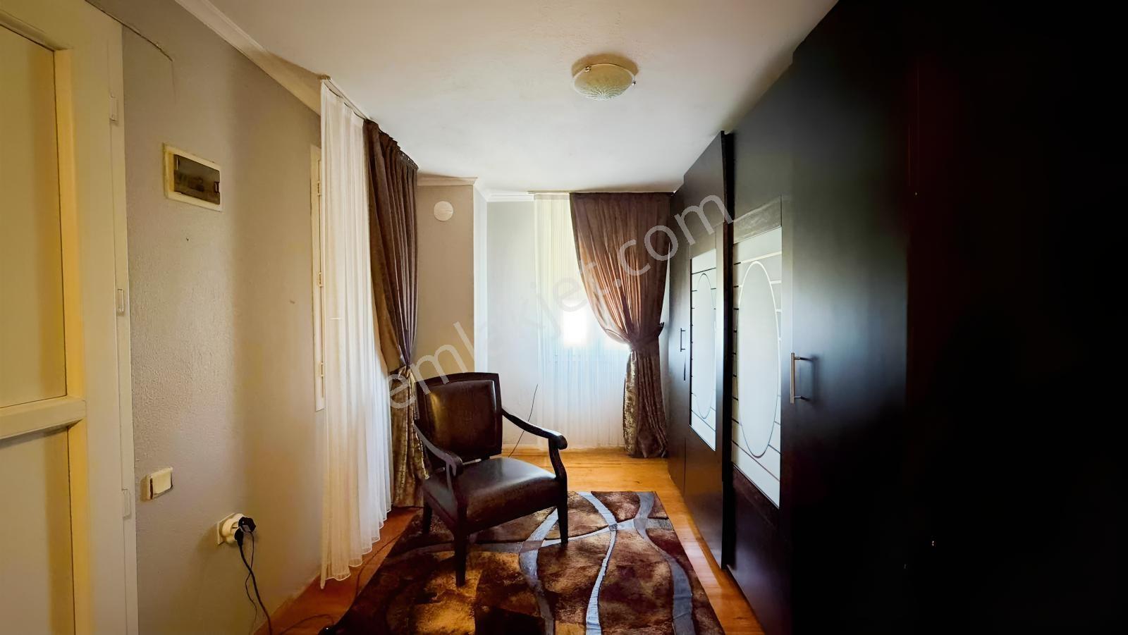 Kemalpaşa Yiğitler 3dönüm İçersinde 3katlı Ev+müştemilat — fotoğraf 25