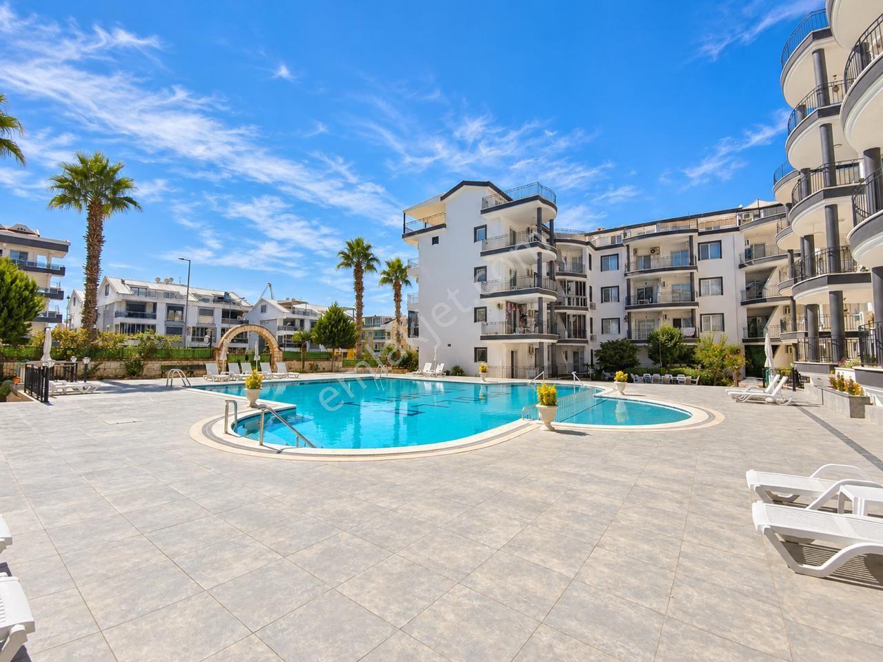 Didim'de Havuzlu Sitede Satılık 3+1 Eşyalı Dubleks Daire — fotoğraf 2