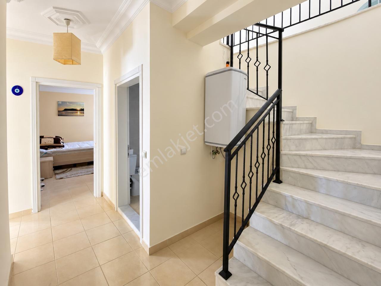 Didim'de Havuzlu Sitede Satılık 3+1 Eşyalı Dubleks Daire — fotoğraf 15