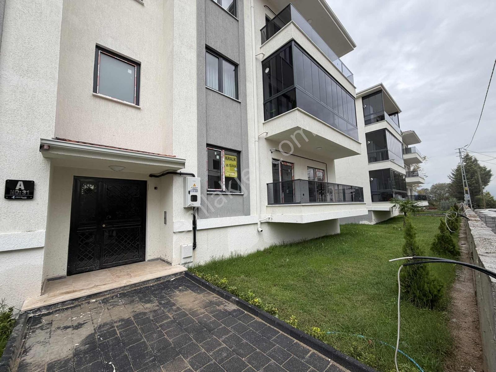 Toprak Gruptan Site İçi Sıfır 2+1 İskanlı Kapalı Otoparklı