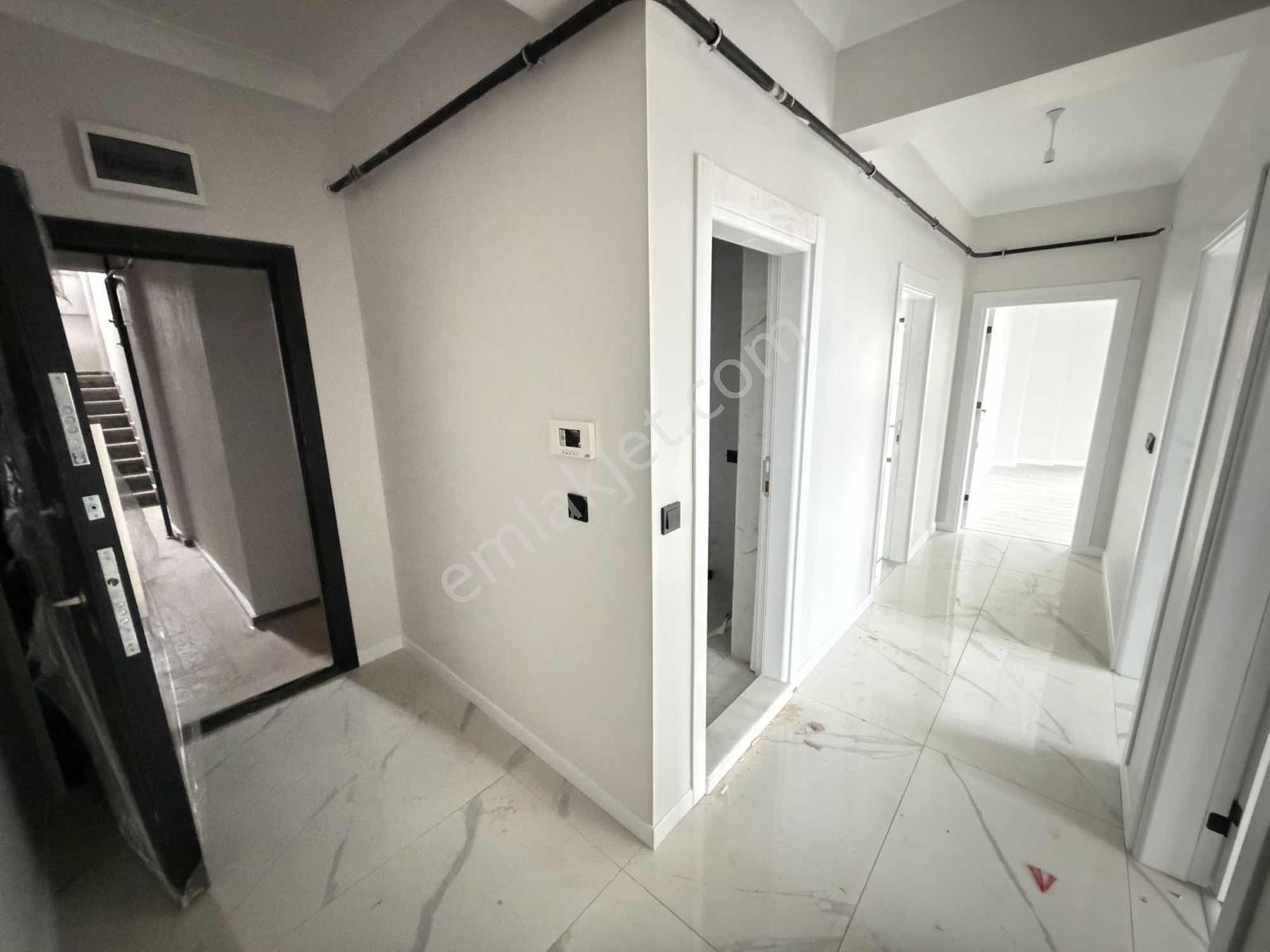 Toprak Gruptan Site İçi Sıfır 2+1 İskanlı Kapalı Otoparklı — fotoğraf 5