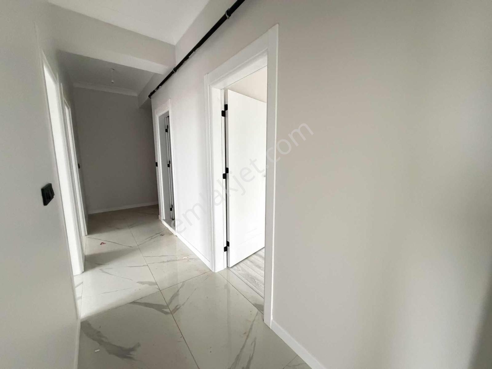 Toprak Gruptan Site İçi Sıfır 2+1 İskanlı Kapalı Otoparklı — fotoğraf 8