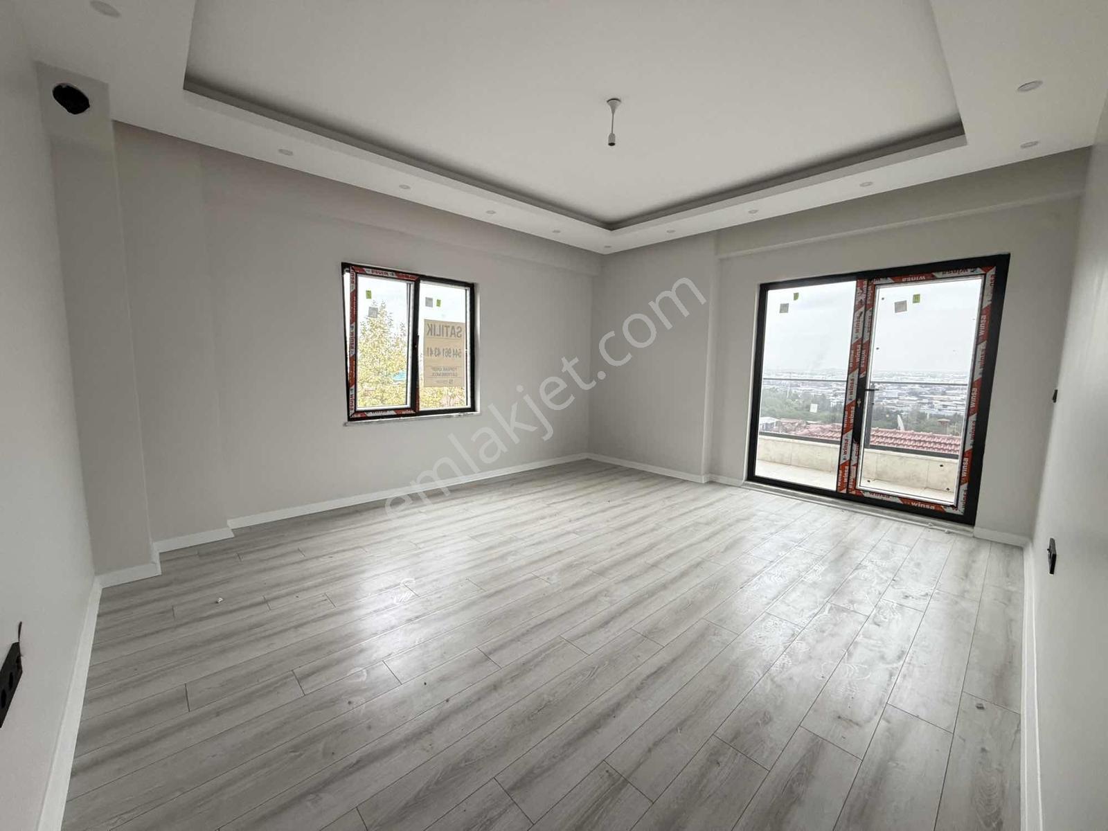 Toprak Gruptan Site İçi Sıfır 2+1 İskanlı Kapalı Otoparklı — fotoğraf 9