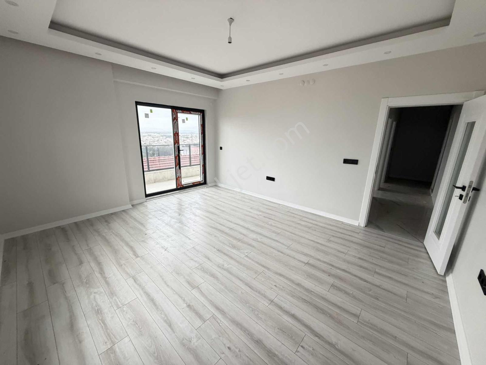 Toprak Gruptan Site İçi Sıfır 2+1 İskanlı Kapalı Otoparklı — fotoğraf 10