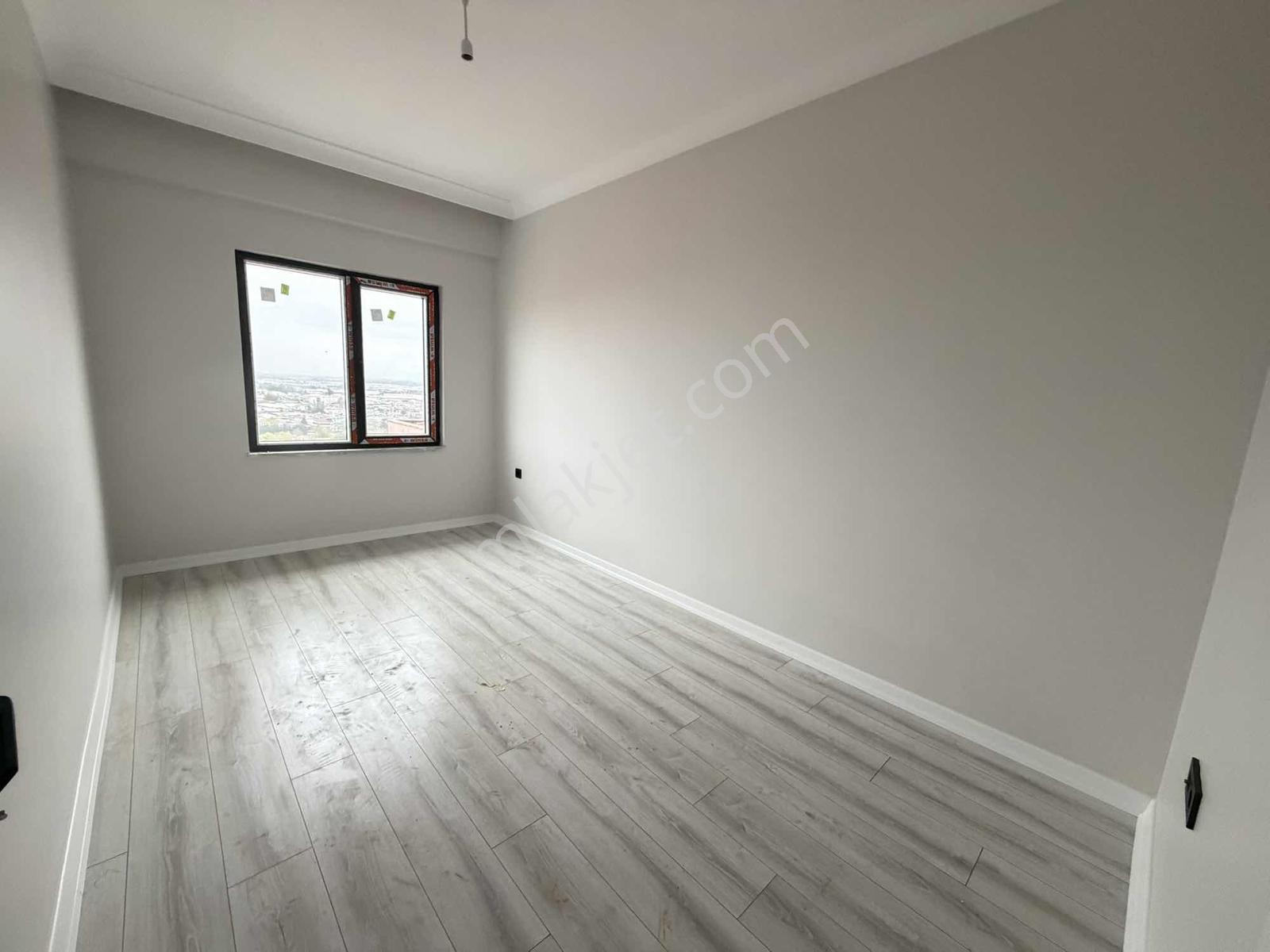 Toprak Gruptan Site İçi Sıfır 2+1 İskanlı Kapalı Otoparklı — fotoğraf 13