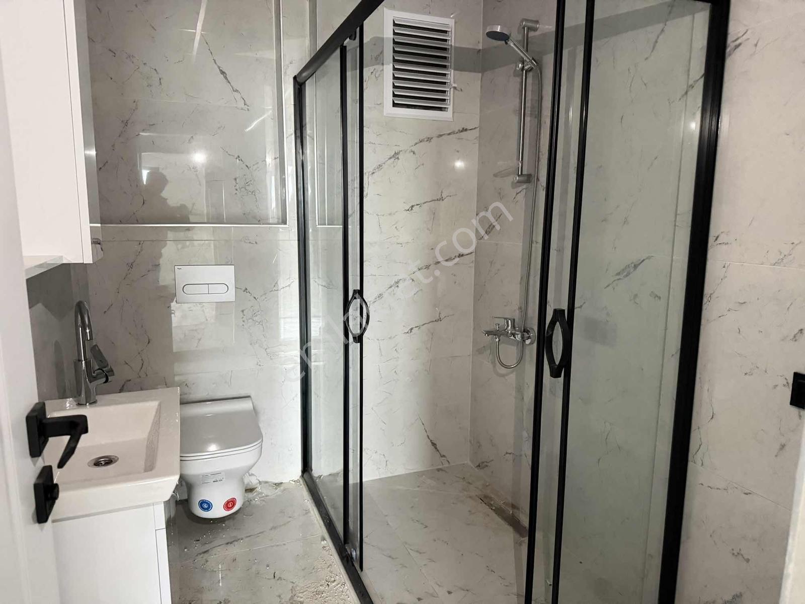 Toprak Gruptan Site İçi Sıfır 2+1 İskanlı Kapalı Otoparklı — fotoğraf 18