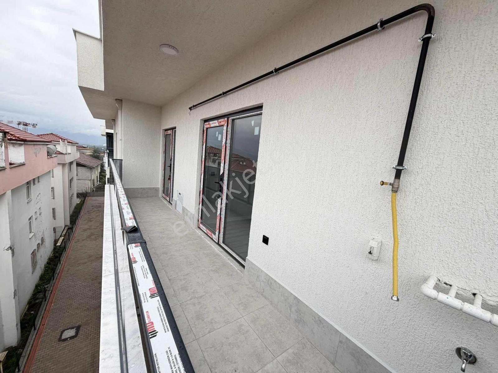 Toprak Gruptan Site İçi Sıfır 2+1 İskanlı Kapalı Otoparklı — fotoğraf 21