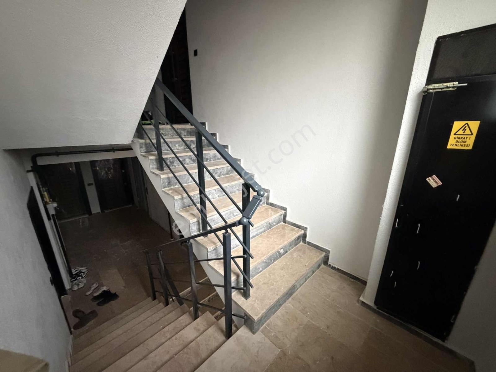 Toprak Gruptan Site İçi Sıfır 2+1 İskanlı Kapalı Otoparklı — fotoğraf 26