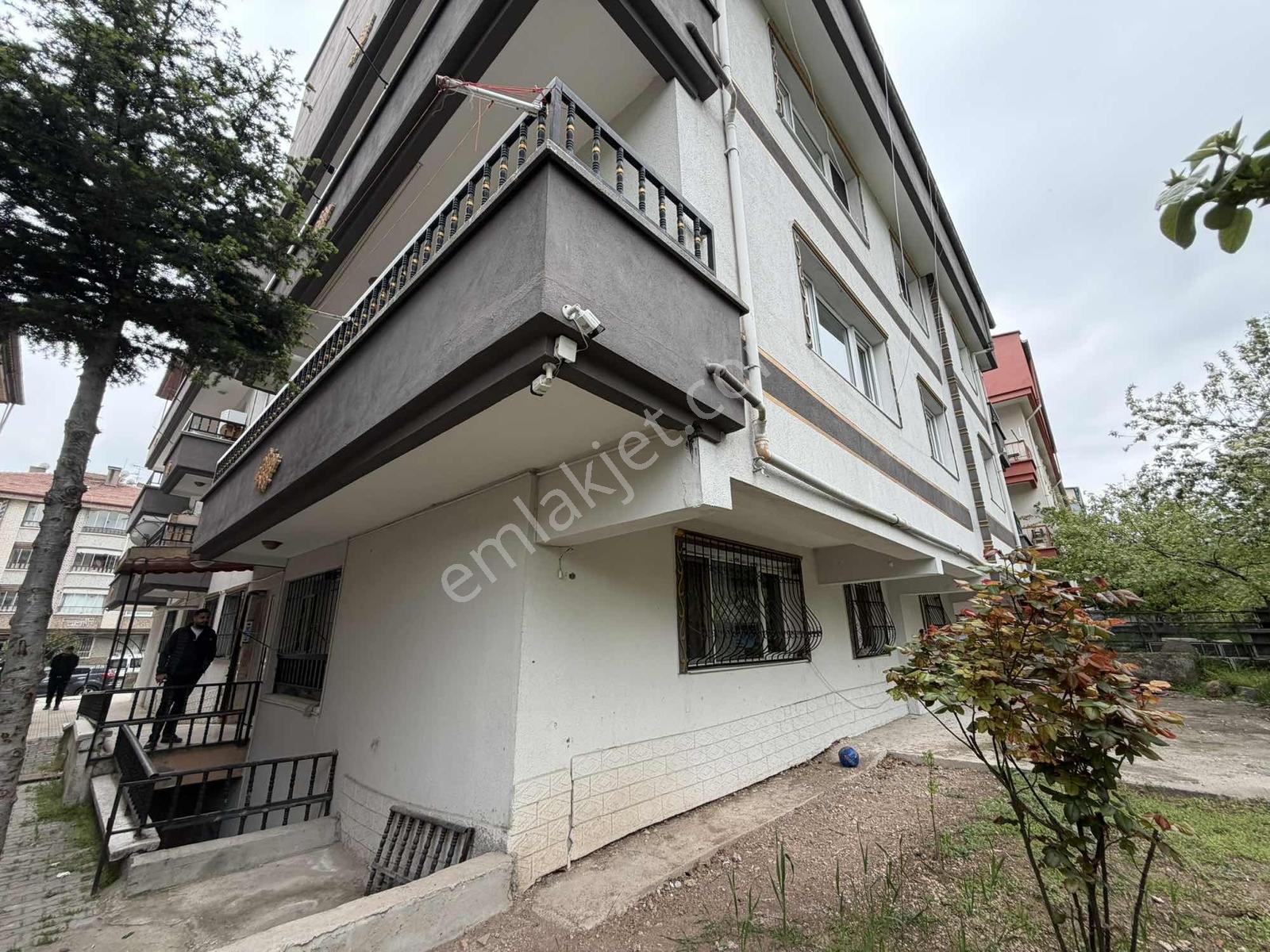 Otobüs Güzergahı Üzerinde Cadde Üzeri Giriş Kat 3+1 Daire — fotoğraf 2