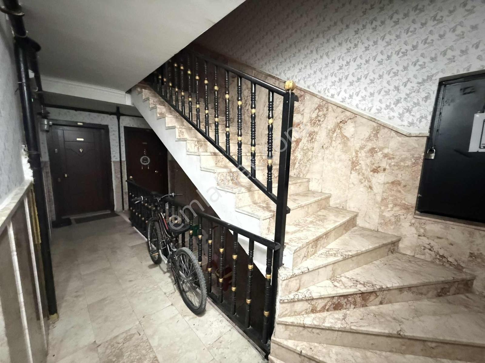 Otobüs Güzergahı Üzerinde Cadde Üzeri Giriş Kat 3+1 Daire — fotoğraf 7