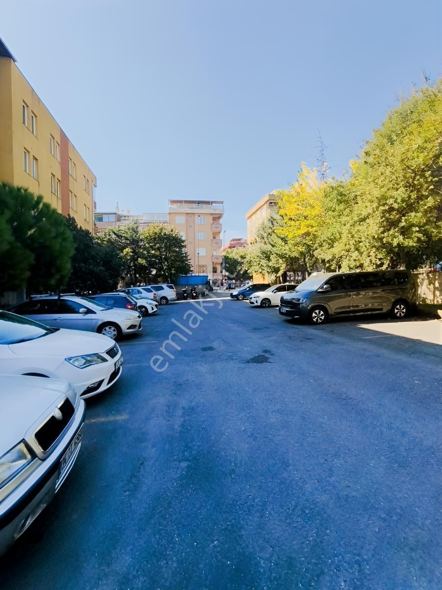 Cumhuriyet Mah Sitede 3+1 145 M2 4.kat Ç.balkon Kombi A.otopark — fotoğraf 2