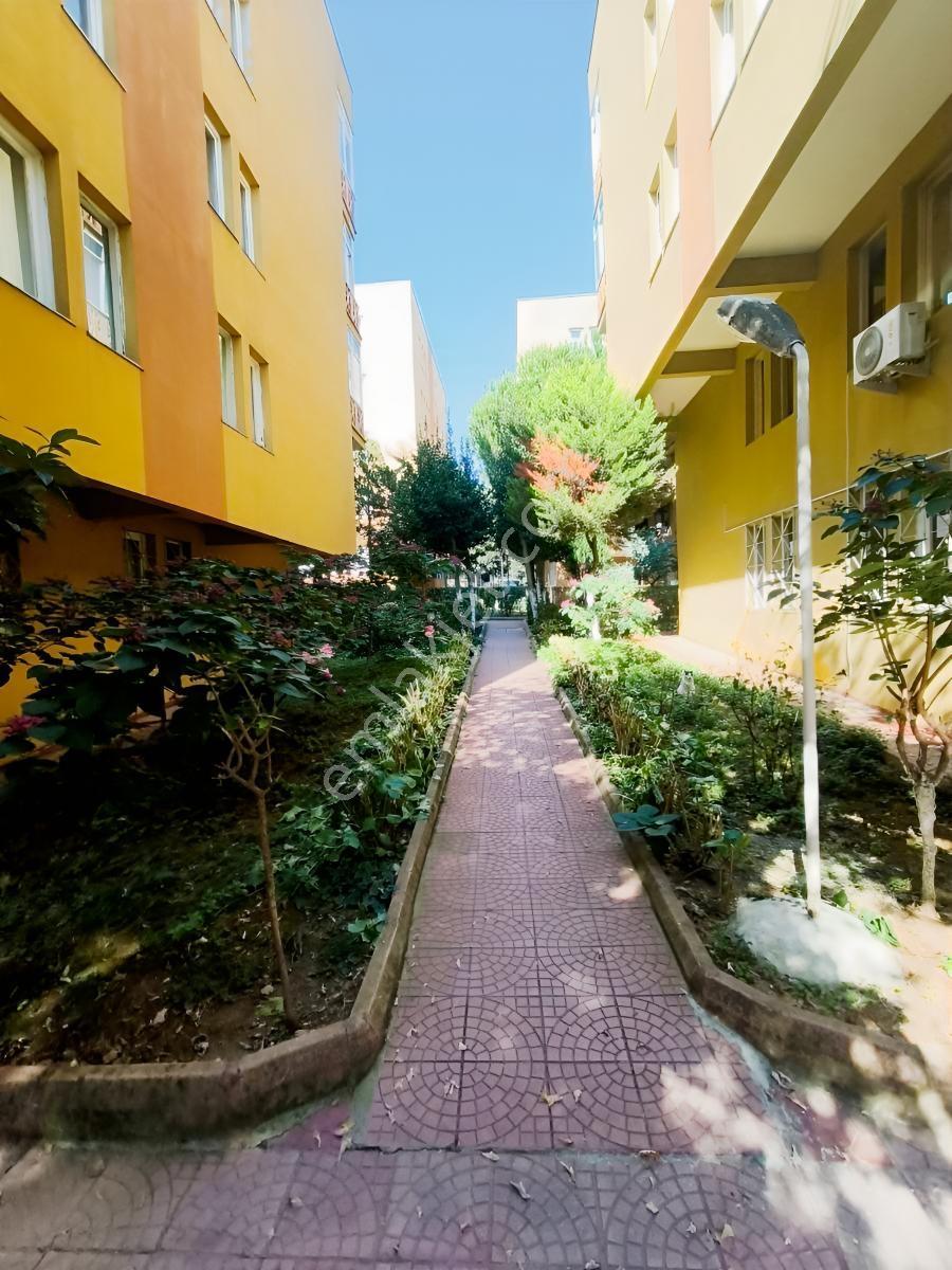 Cumhuriyet Mah Sitede 3+1 145 M2 4.kat Ç.balkon Kombi A.otopark — fotoğraf 4
