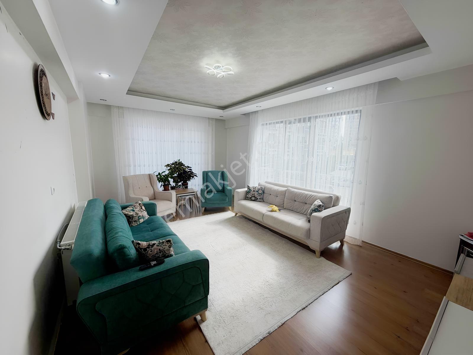Yusuf Karadağlıdan Yakıncada Az Hsrlı Acil Satılık 3+1 Daire — fotoğraf 2