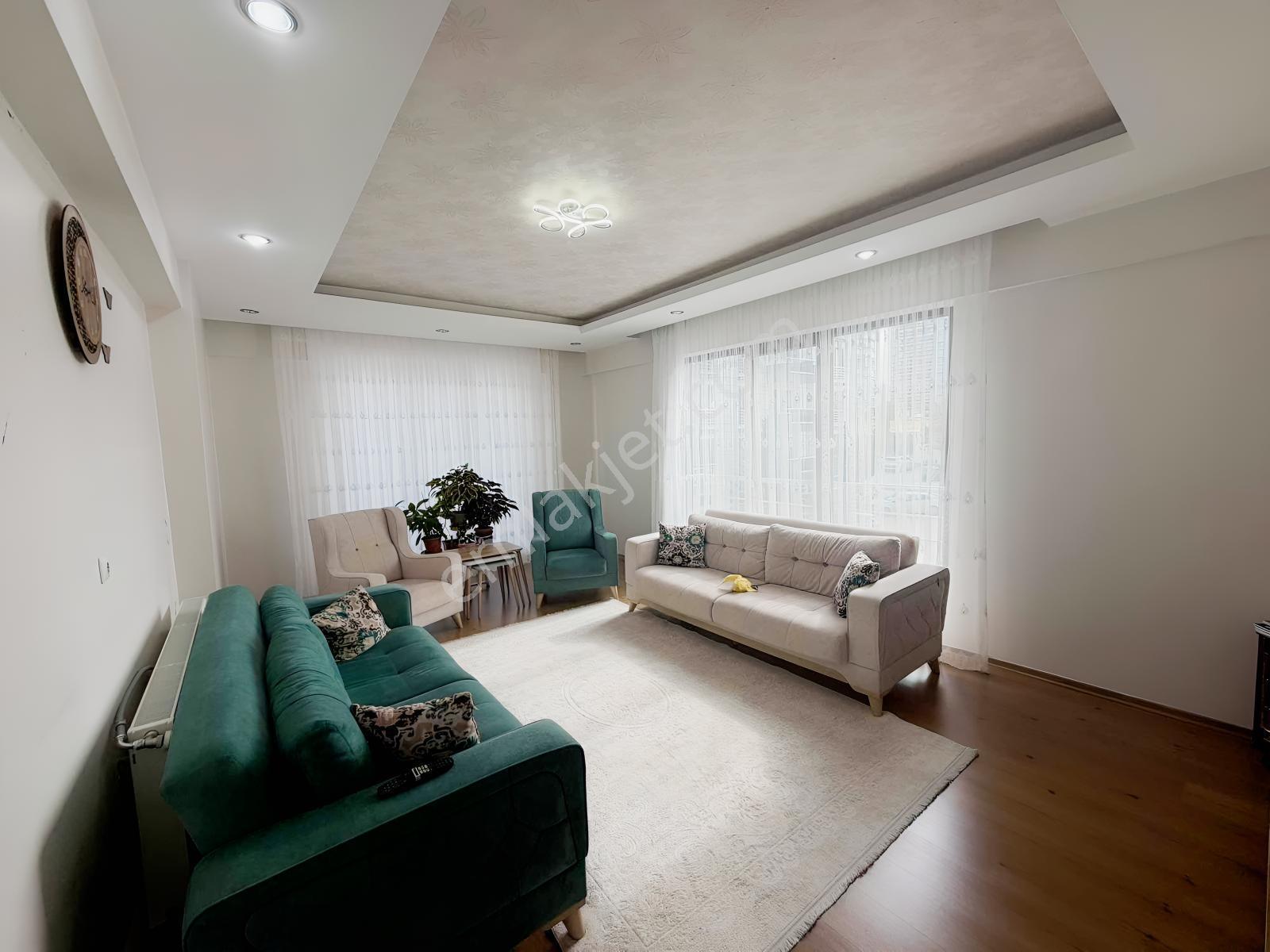 Yusuf Karadağlıdan Yakıncada Az Hsrlı Acil Satılık 3+1 Daire — fotoğraf 3