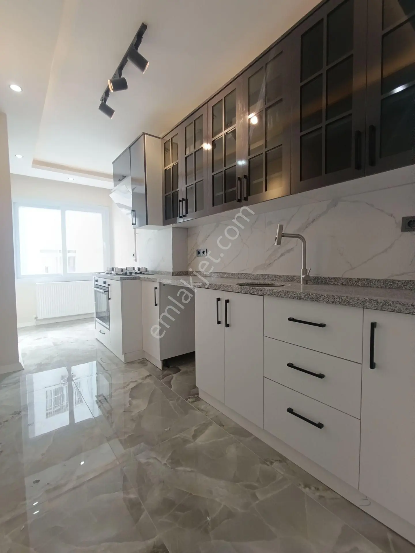 ​ Barajyolu'nda Bulvar Üzeri Satılık 3+1 Lüks Daire — fotoğraf 11
