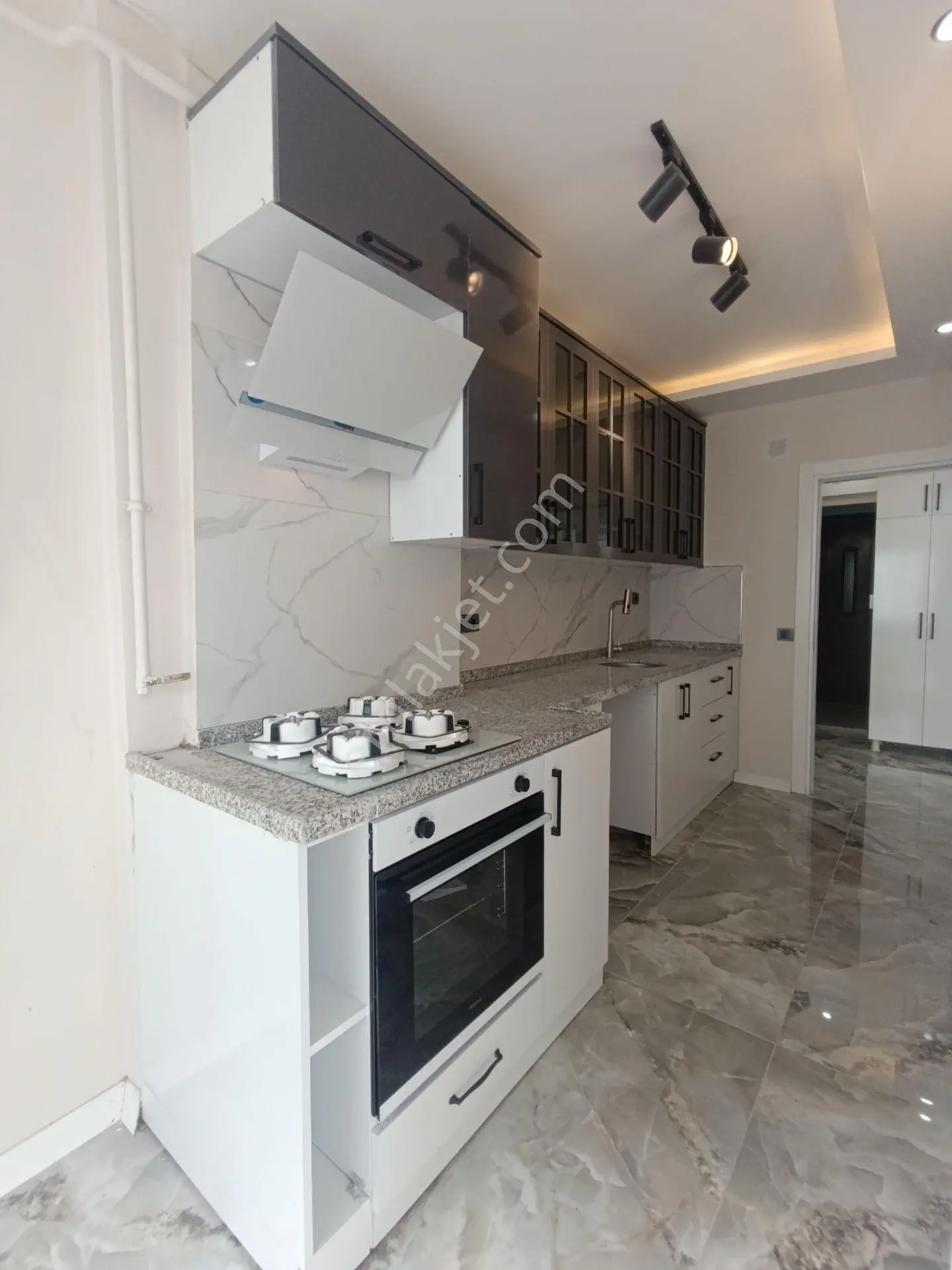 ​ Barajyolu'nda Bulvar Üzeri Satılık 3+1 Lüks Daire — fotoğraf 13