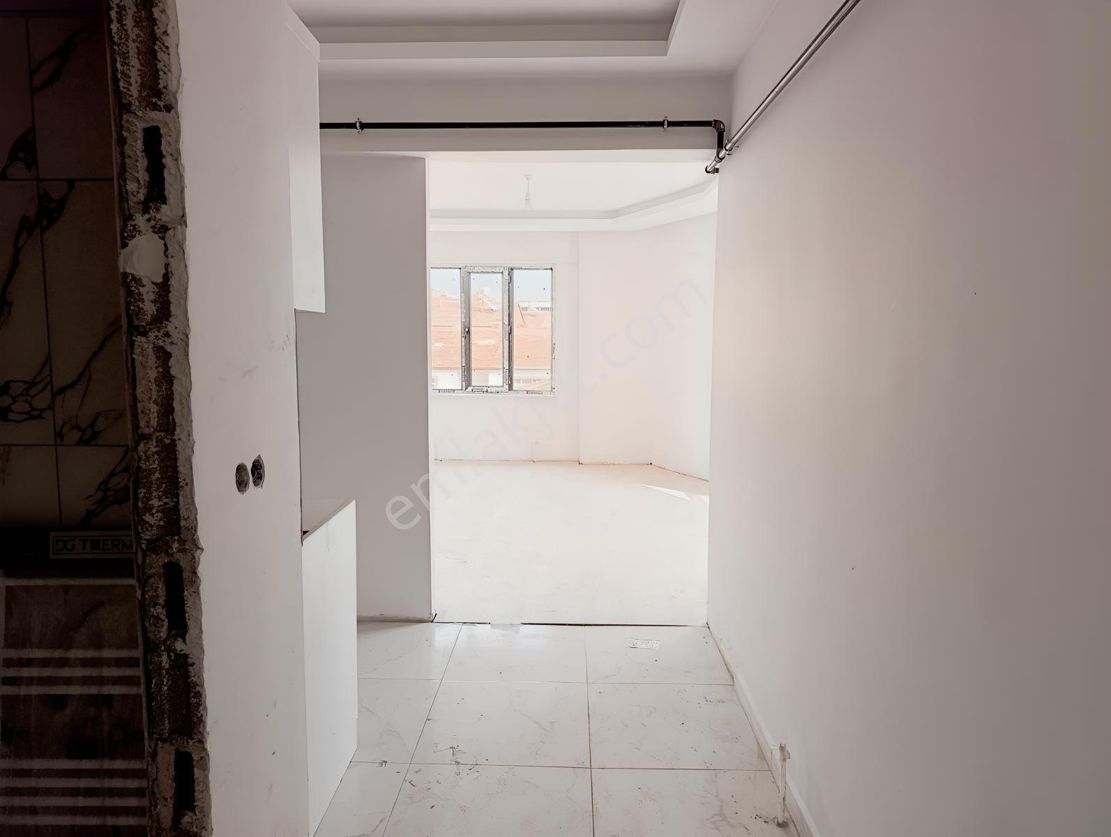 Ema 'dan İzzetpaşada, Merkezin Merkezinde, Ferah, Uygun, 2+0 — fotoğraf 3