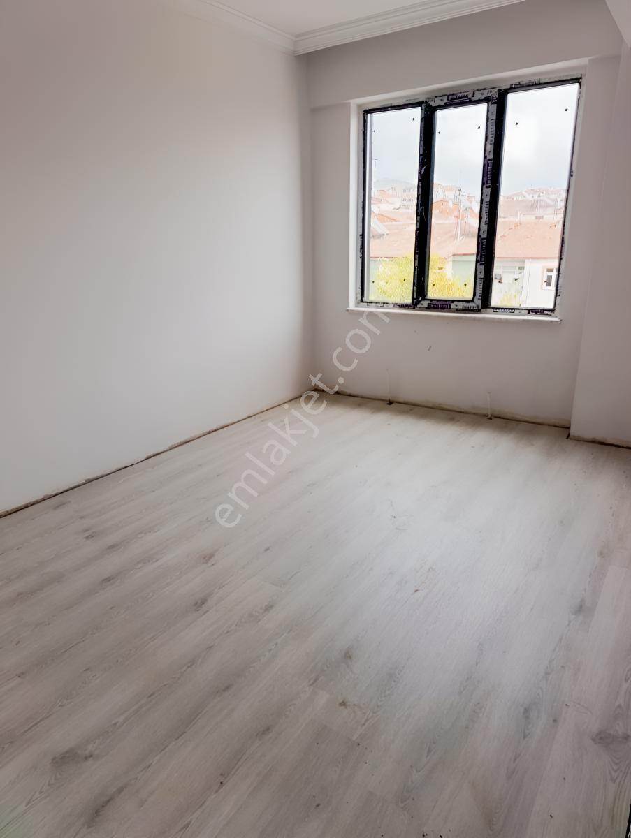 Ema 'dan İzzetpaşada, Merkezin Merkezinde, Ferah, Uygun, 2+0 — fotoğraf 6