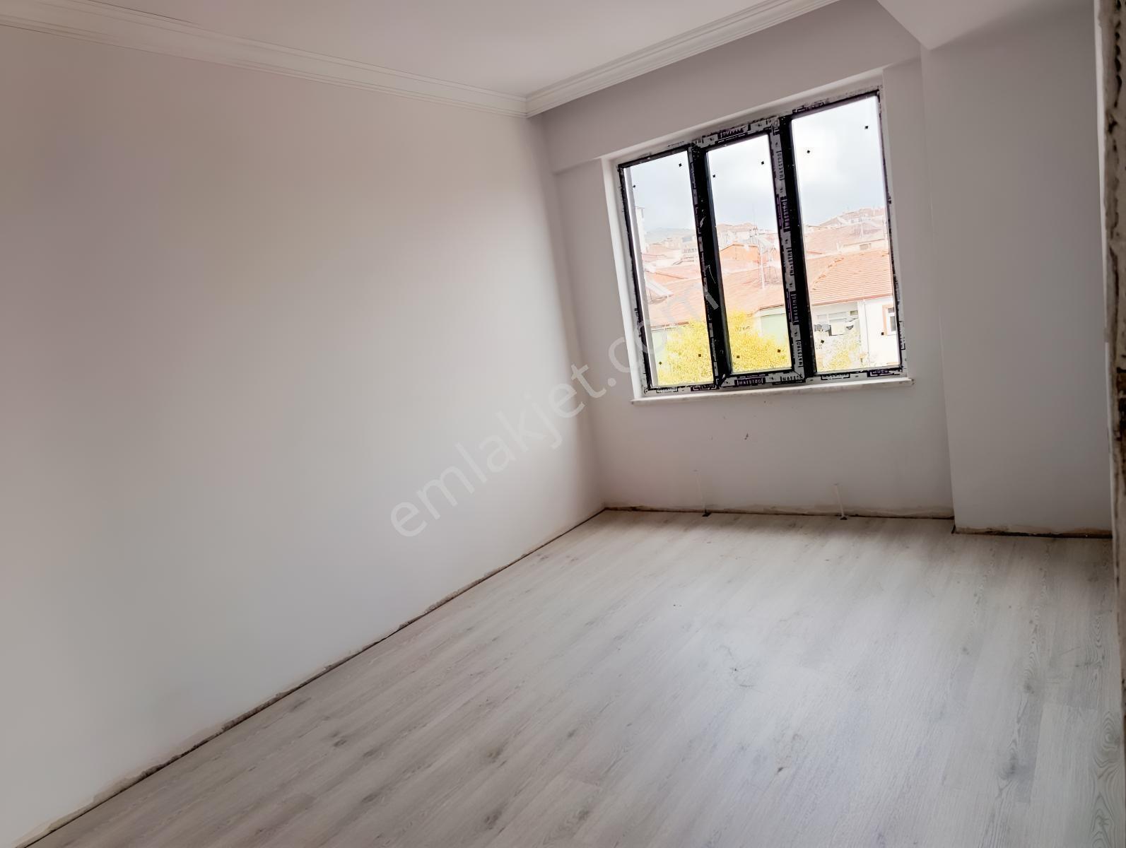 Ema 'dan İzzetpaşada, Merkezin Merkezinde, Ferah, Uygun, 2+0 — fotoğraf 7
