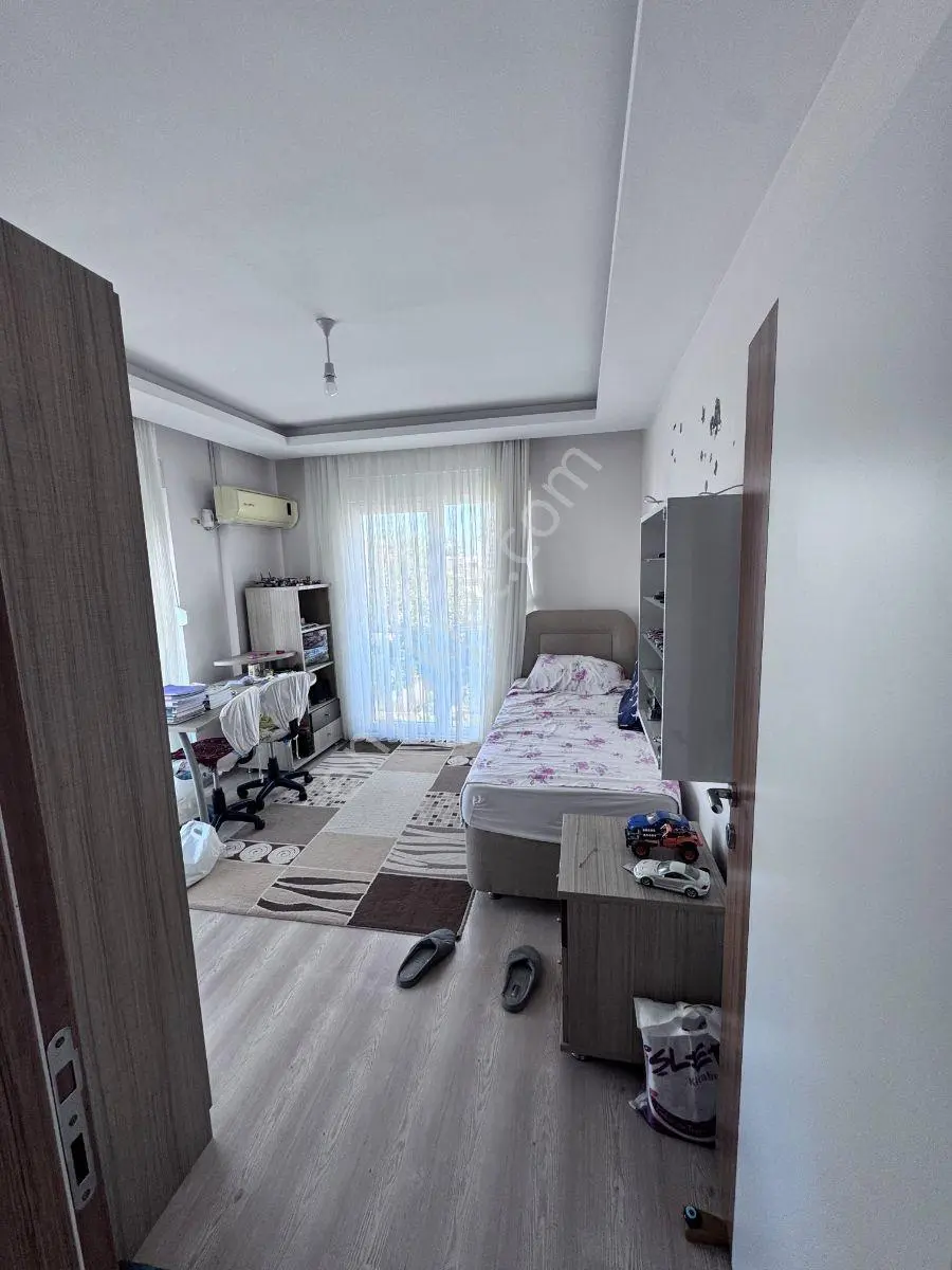 Kadriye Merkezde 3+1 Geniş Ara Katta Satılık Daire — fotoğraf 12