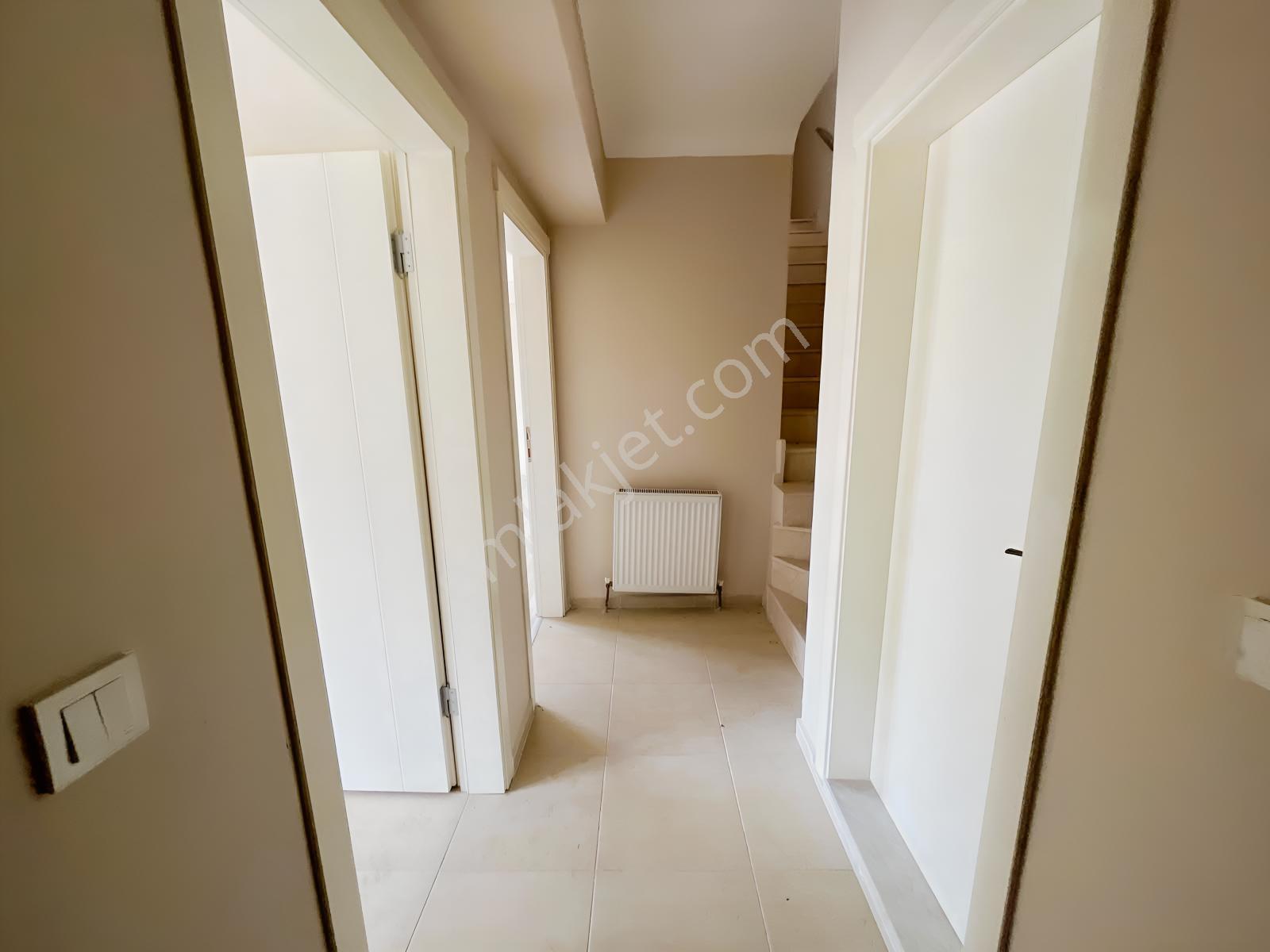 Gündoğduda 2 Büyük Teraslı Satılık 2+1 Çatı Dubleks Daire — fotoğraf 6