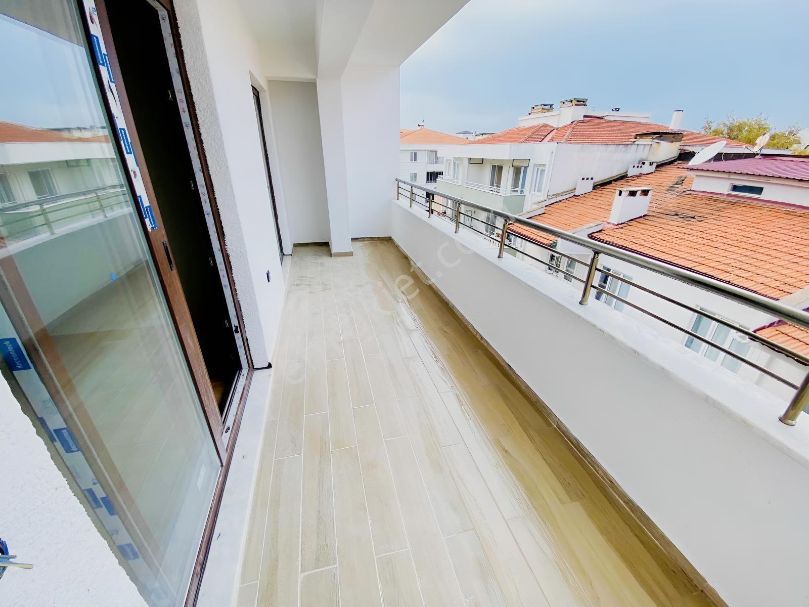 Merkezde Büyük Balkonlu Manzaralı Asansörlü 1+1Daire