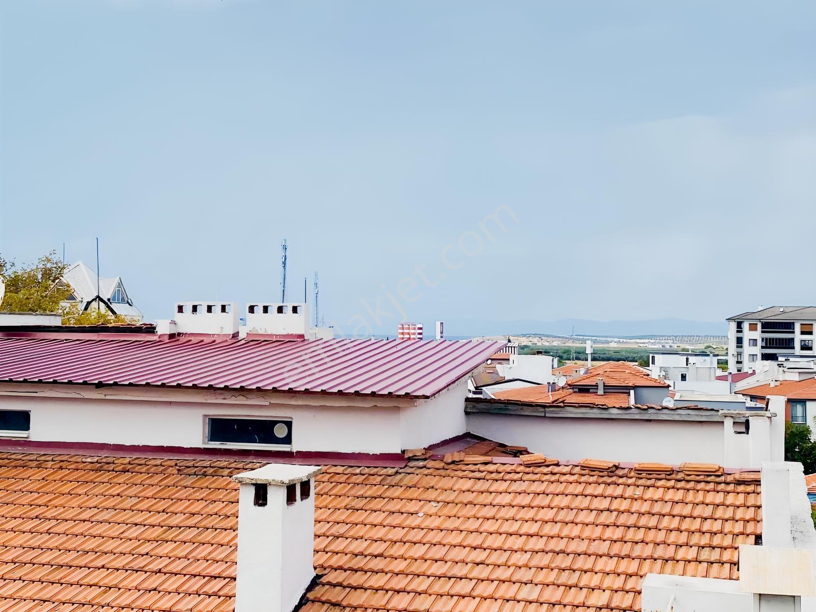 Merkezde Büyük Balkonlu Manzaralı Asansörlü 1+1daire — fotoğraf 2
