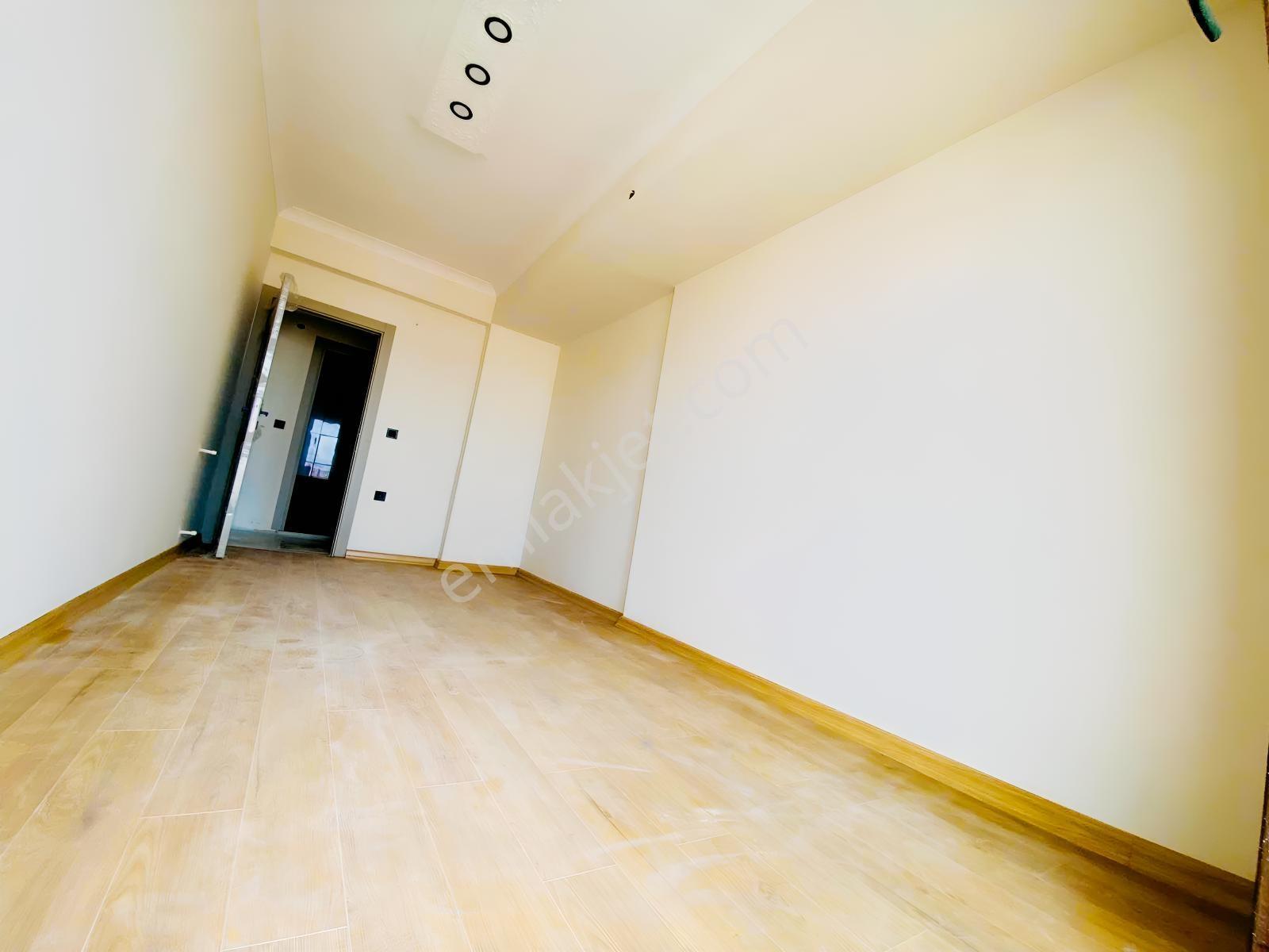 Merkezde Büyük Balkonlu Manzaralı Asansörlü 1+1daire — fotoğraf 7