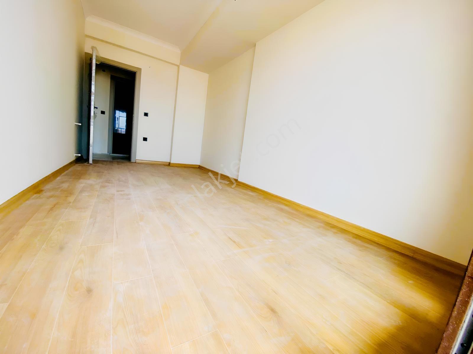 Merkezde Büyük Balkonlu Manzaralı Asansörlü 1+1daire — fotoğraf 9