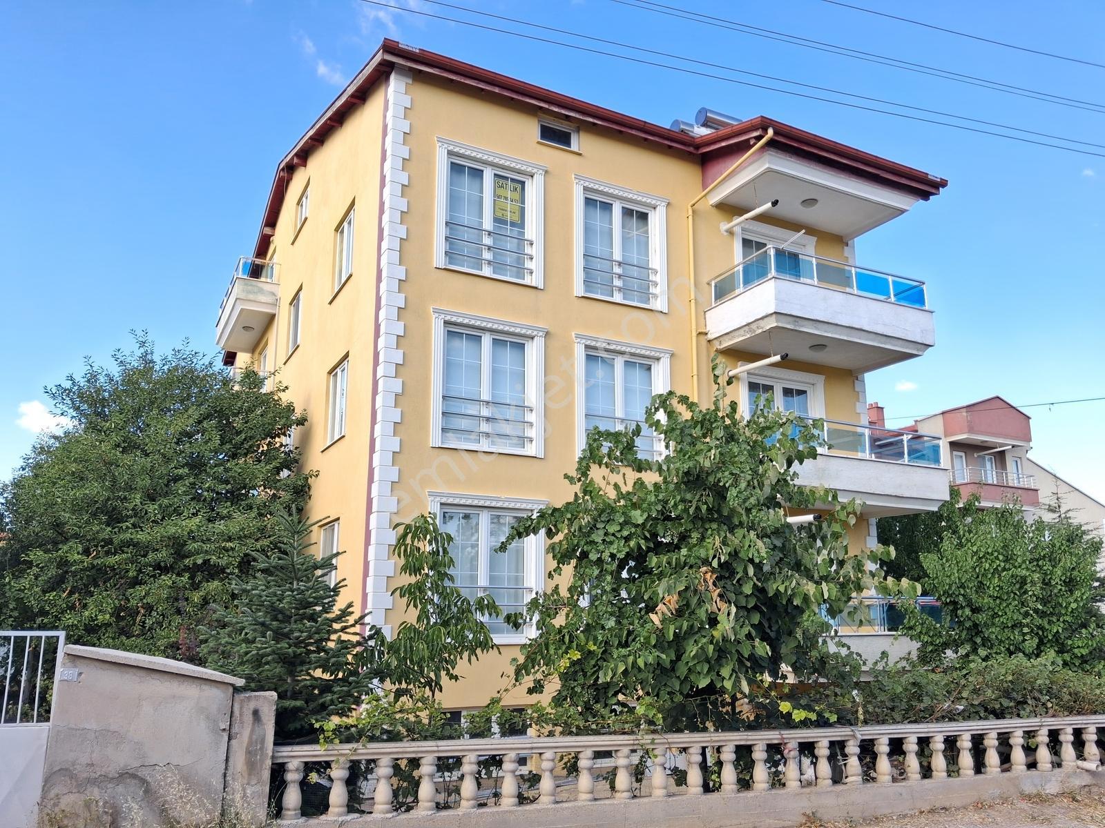 Yaman'dan Bolvadin Bağlarbaşı Mah. Satılık 4+1 Daire 167 M² — fotoğraf 3